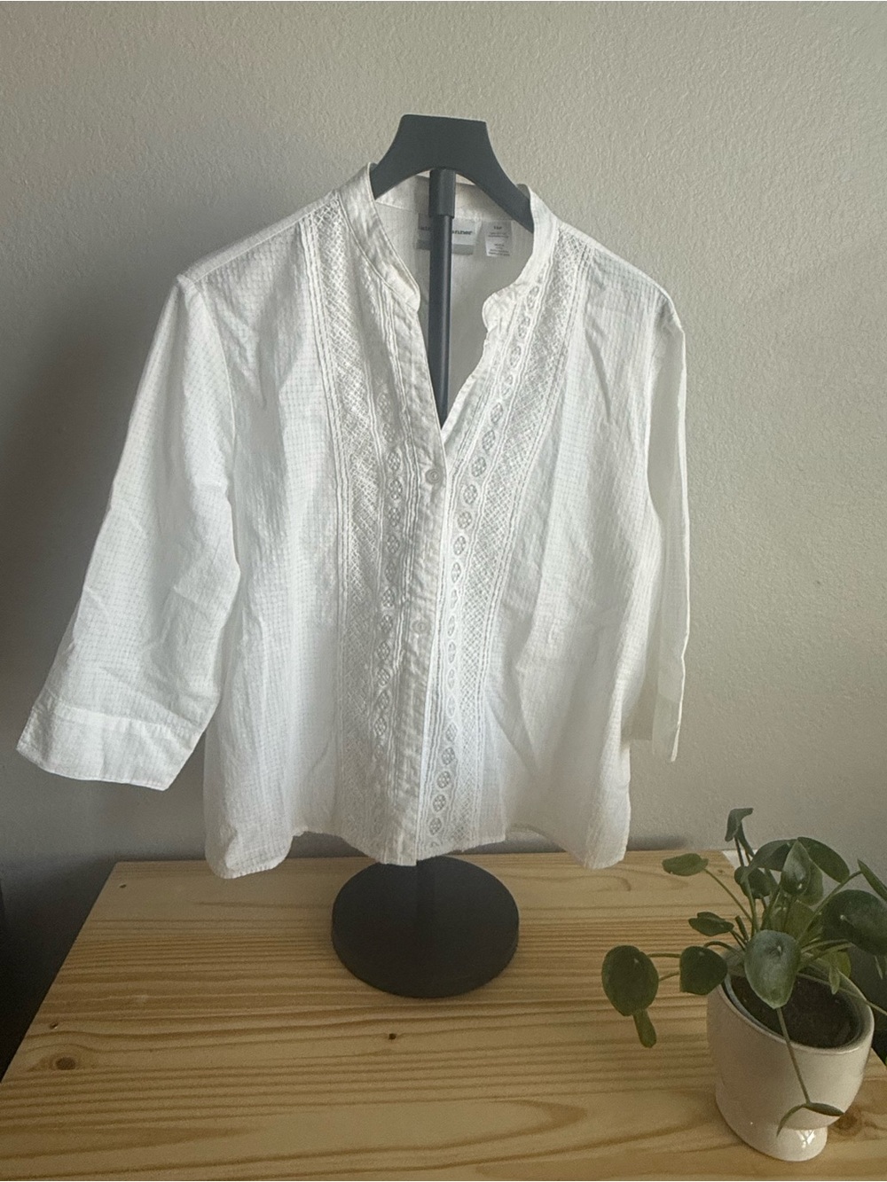Alfred Dunner 100% Cotton White Embroidered V-Neck Blouse